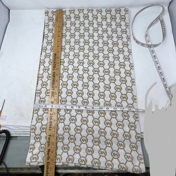 Michael Kors Scarf One Size Jet Set Logo Print Reversible Infinity Muffler White - Picture 6 of 6